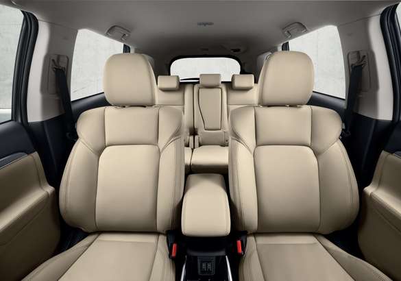 Mitsubishi Outlander получил новый салон