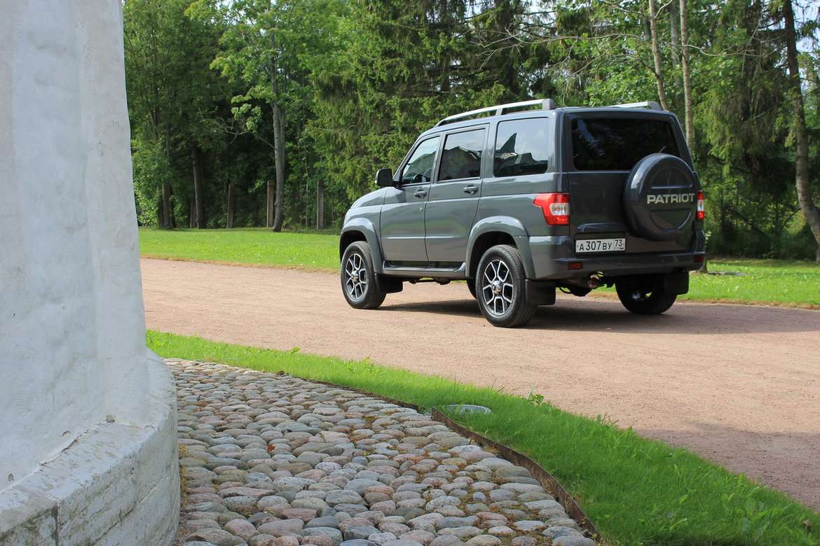 Тест-драйв обновленного УАЗ Патриот: теперь с автоматом и дистанционным управлением