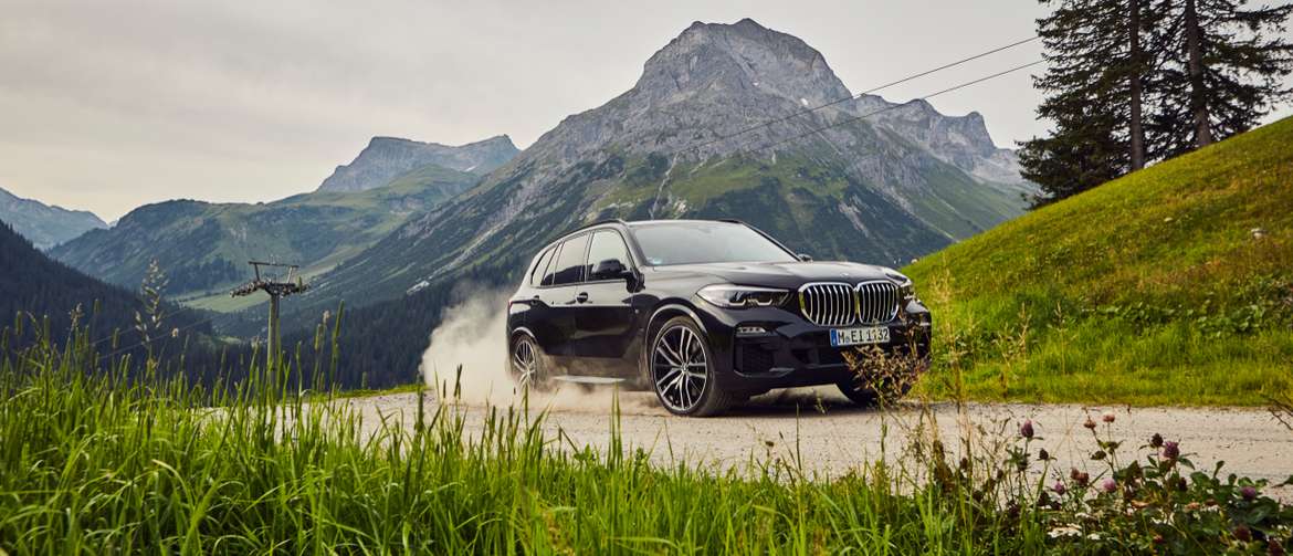 BMW выпустил гибридную версию кроссовера X5