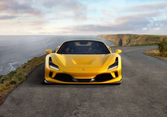 Ferrari представил два супермощных карбиолета