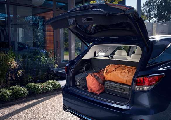 Обновленный Lexus RX получил российский ценник