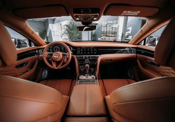 Новый Bentley Flying Spur доехал до России