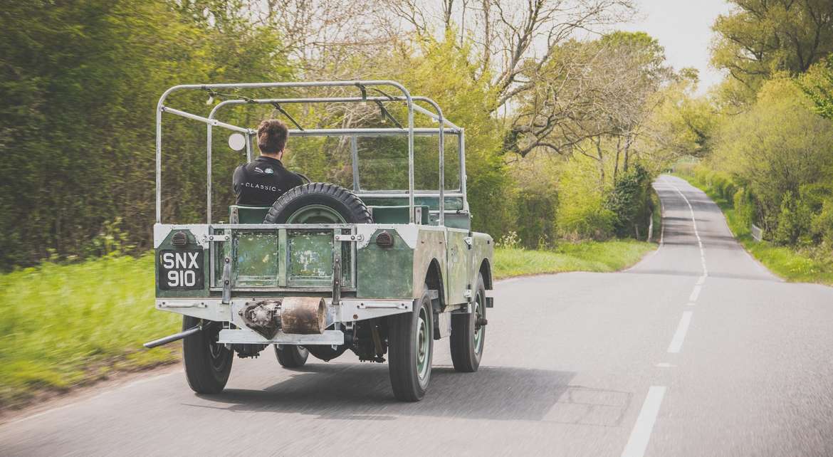 Первый Land Rover вернулся на дороги