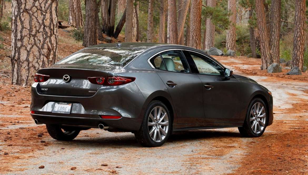 Новый седан Mazda3 оценили в рублях