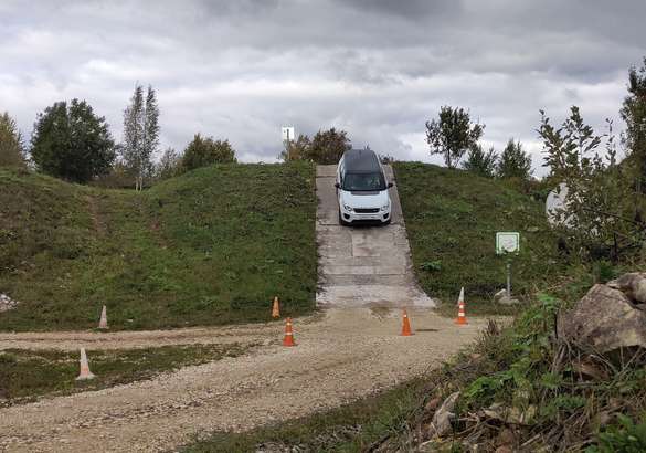 «Рольф» провел тест-драйв модельного ряда Land Rover