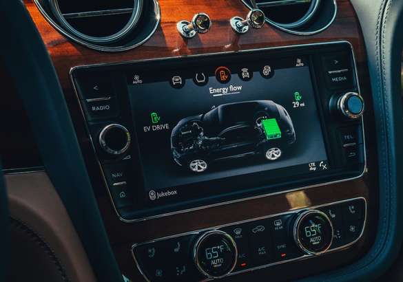 Гибридный Bentley Bentayga доступен для заказа в Европе