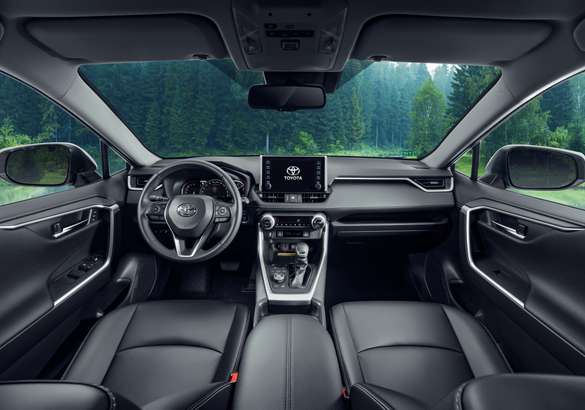 Пятое поколение Toyota RAV4 получило российский ценник