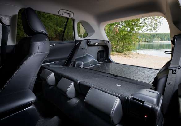 Пятое поколение Toyota RAV4 получило российский ценник