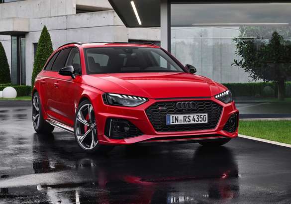 Audi показал обновленную версию RS 4 Avant
