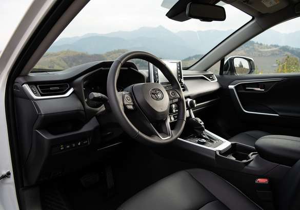 Toyota запустила продажи нового RAV4