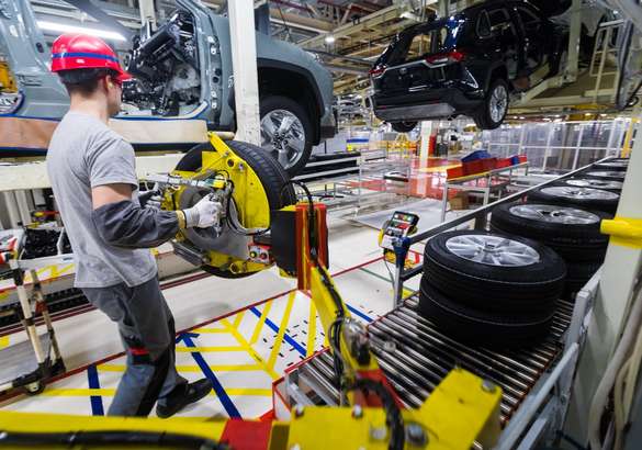 Toyota запустила производство нового RAV4 на заводе в Петербурге