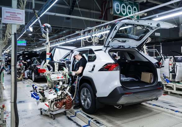 Toyota запустила производство нового RAV4 на заводе в Петербурге