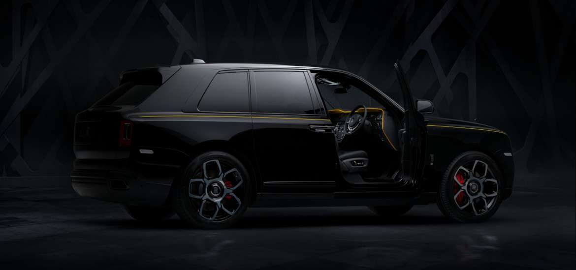 Rolls-Royce представил Cullinan в спецверсии Black Badge