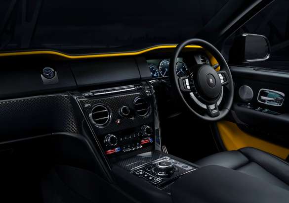 Rolls-Royce представил Cullinan в спецверсии Black Badge
