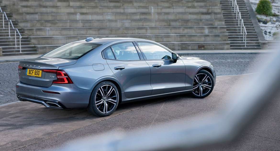 Volvo открыл прием заказов на базовый S60