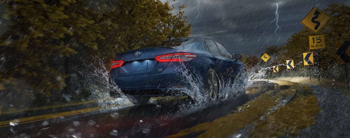 Toyota Camry впервые за 30 лет получила полный привод