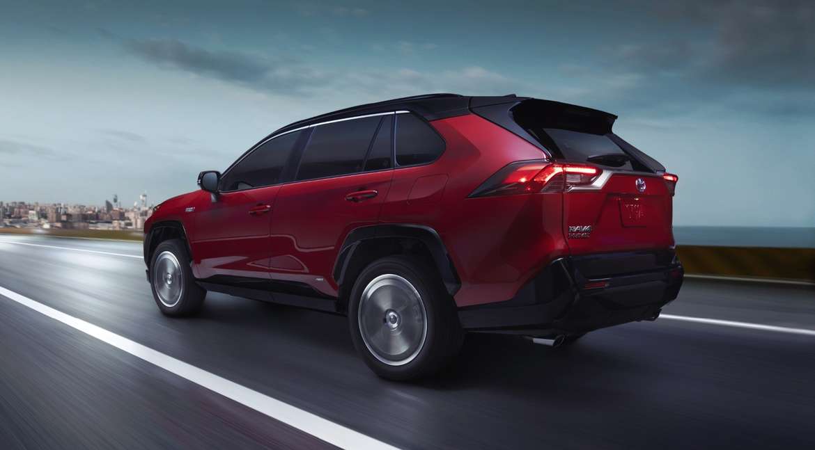 Toyota рассекретила самую мощную версию нового RAV4