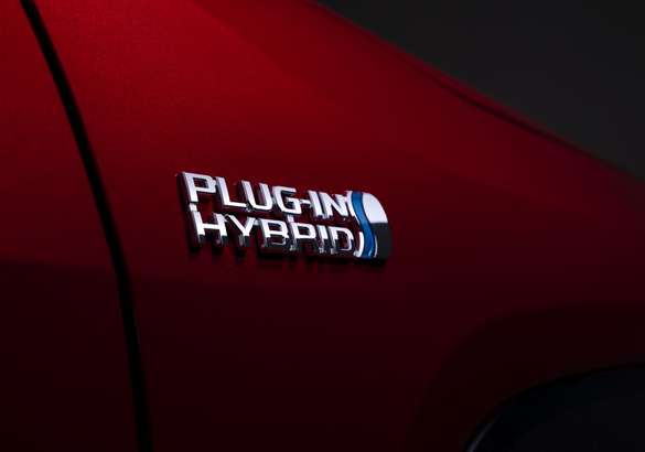 Toyota рассекретила самую мощную версию нового RAV4