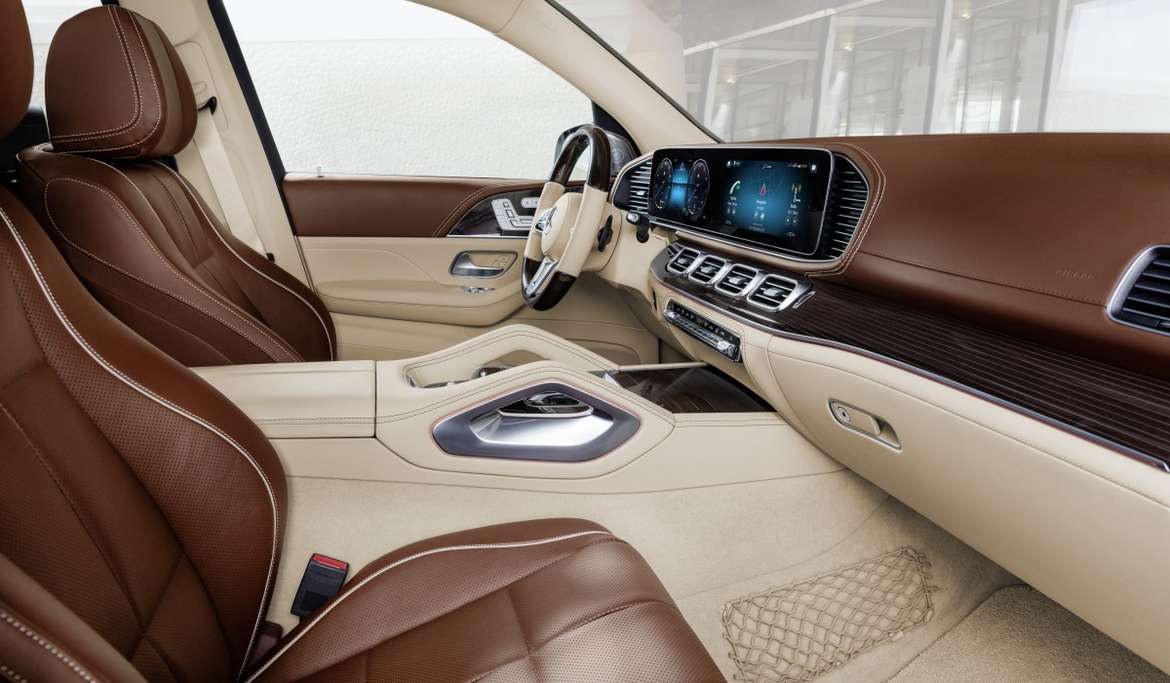 Mercedes представил первый кроссовер Maybach