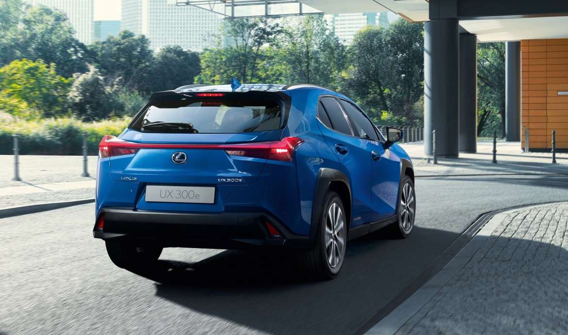 Первым электромобилем Lexus стал UX 300e