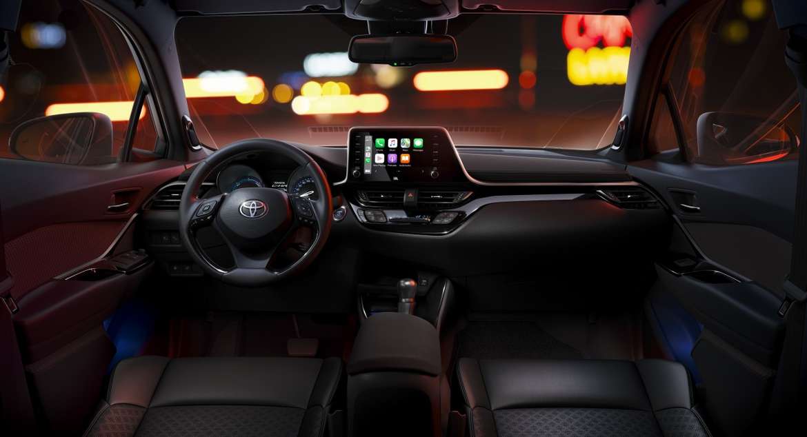 Обновленный кроссовер Toyota C-HR получил российский ценник