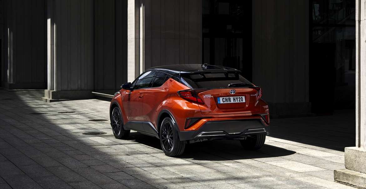 Обновленный кроссовер Toyota C-HR получил российский ценник