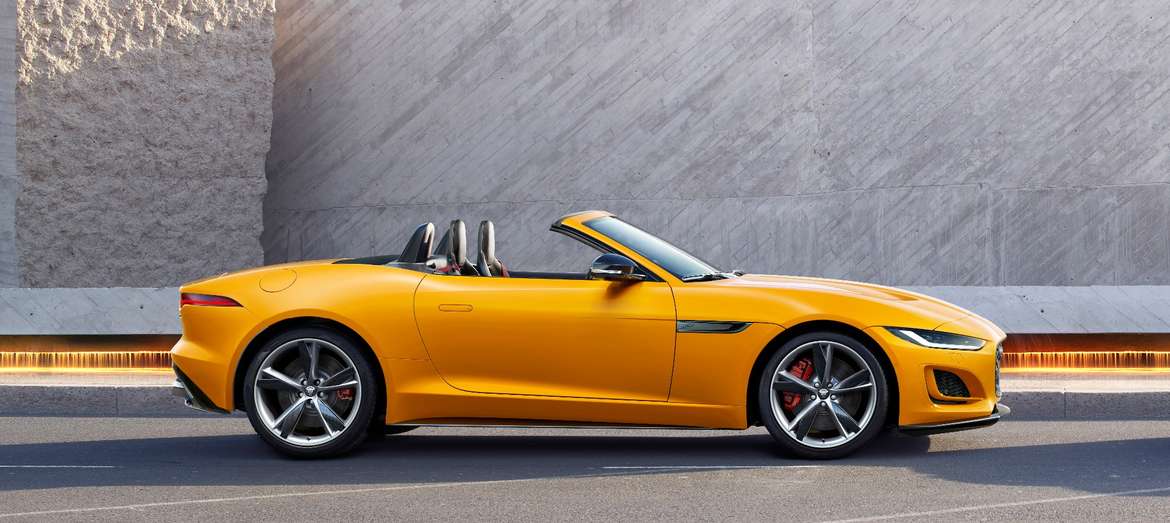 Jaguar официально представил обновленный F-Type