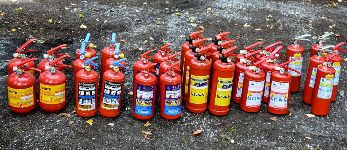 Тест автомобильных огнетушителей: «Фаэкс», «АПТВ», «РИФ», «Ярпожинвест», Airline и «МИГ»