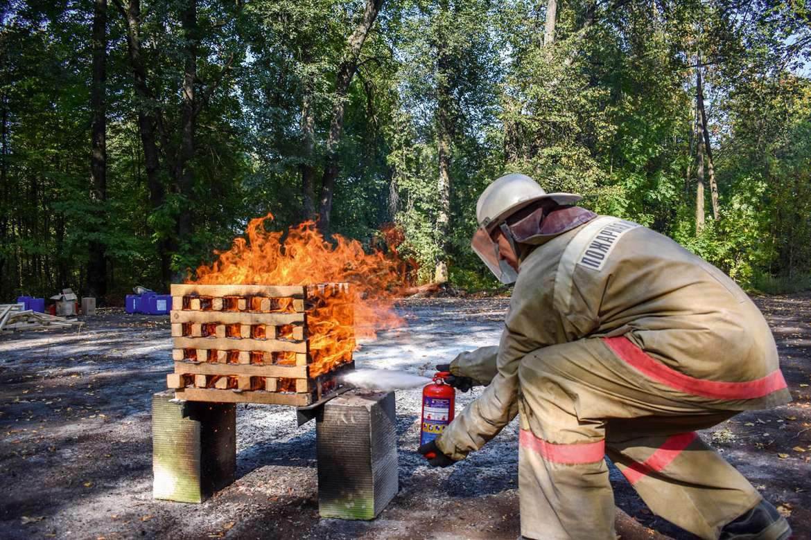 Тест автомобильных огнетушителей: «Фаэкс», «АПТВ», «РИФ», «Ярпожинвест», Airline и «МИГ»