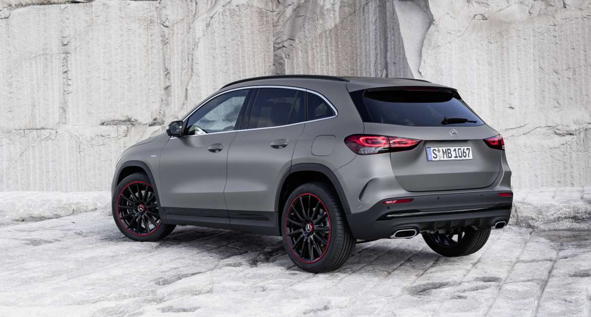 Mecedes представил новый GLA и его AMG-версию