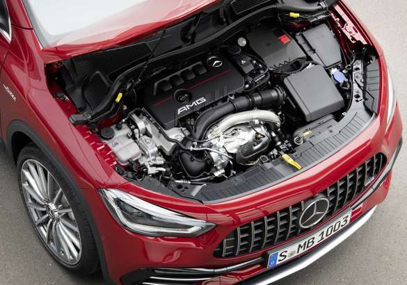 Mecedes представил новый GLA и его AMG-версию