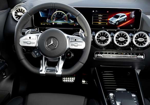 Mecedes представил новый GLA и его AMG-версию