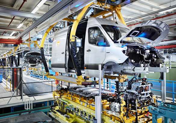 Mercedes eSprinter встал на конвейер