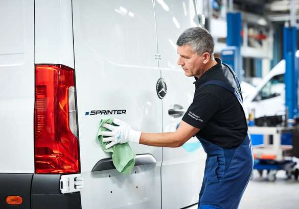 Mercedes eSprinter встал на конвейер