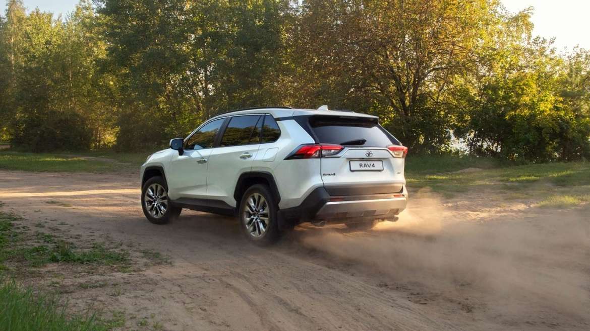 Toyota RAV4 получит два варианта настроек системы стабилизации