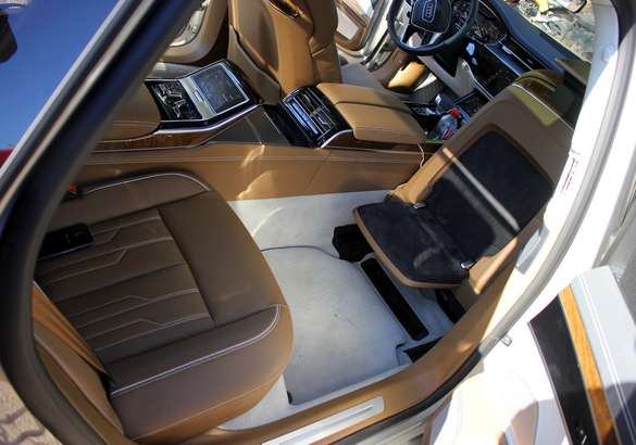 Тест-драйв Audi A6 45 TFSI и Audi A8 60 TFSI: установка на победу