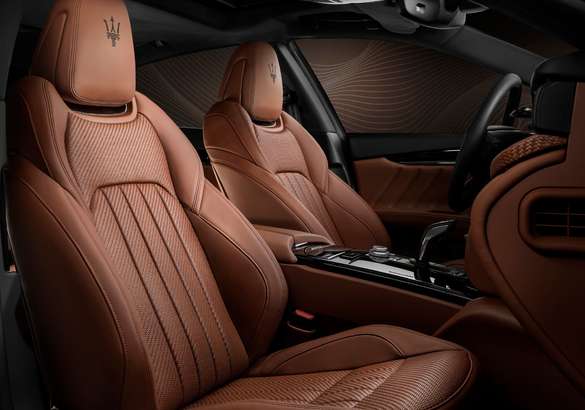Maserati представил Quattroporte, Levante и Ghibli в версии Royale