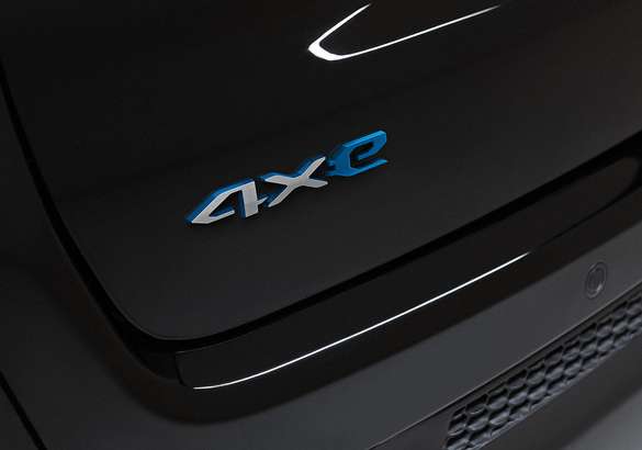 Jeep начал принимать заказы на гибридные Renegade и Compass