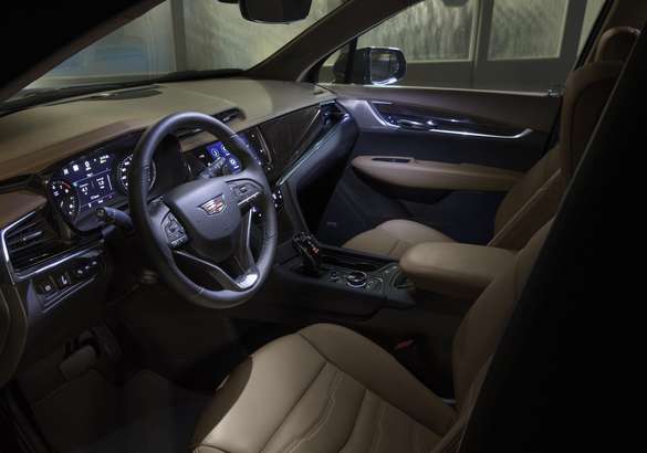 Cadillac открыл прием заказов на кроссовер XT6