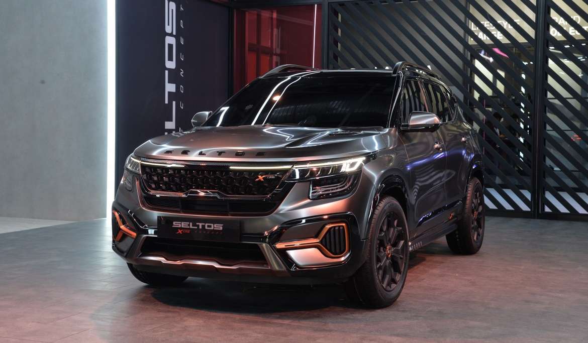Kia показала новые компактные кроссоверы