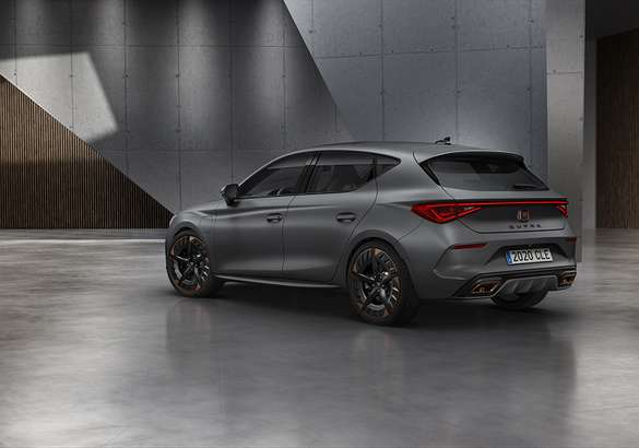 Seat показал новый «заряженный» Leon под брендом Cupra