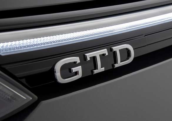 Volkswagen рассекретил сразу три «заряженные» версии нового Golf