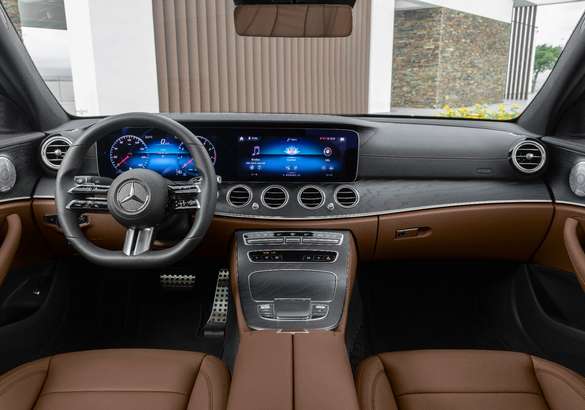 Mercedes официально представил обновленный E-class
