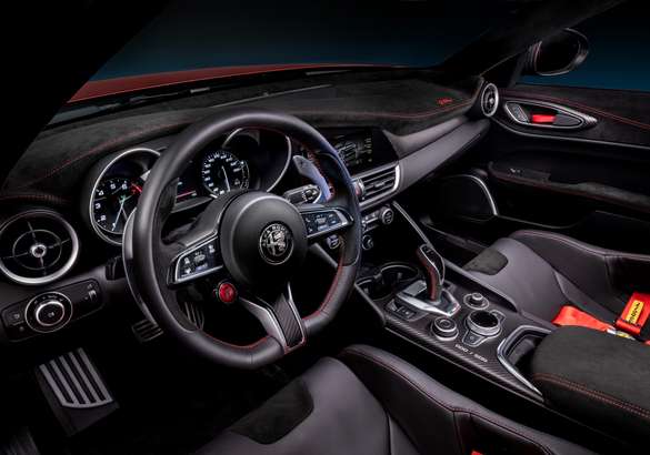 Alfa Romeo представила Giulia в версии GTA