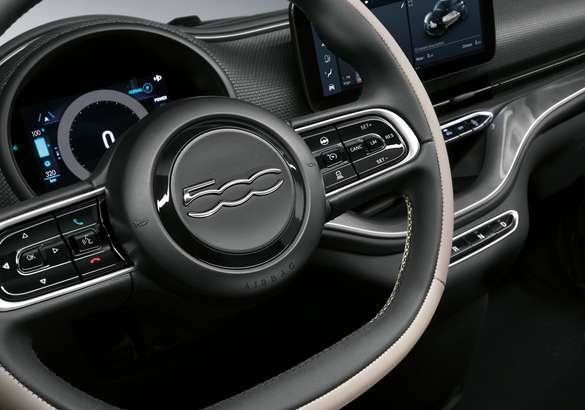 Fiat 500 в новом поколении стал электромобилем
