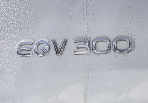 Новый Mercedes EQV прошел арктические тесты