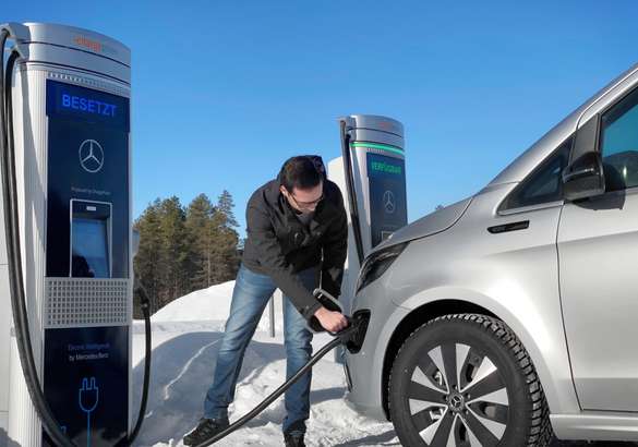 Новый Mercedes EQV прошел арктические тесты