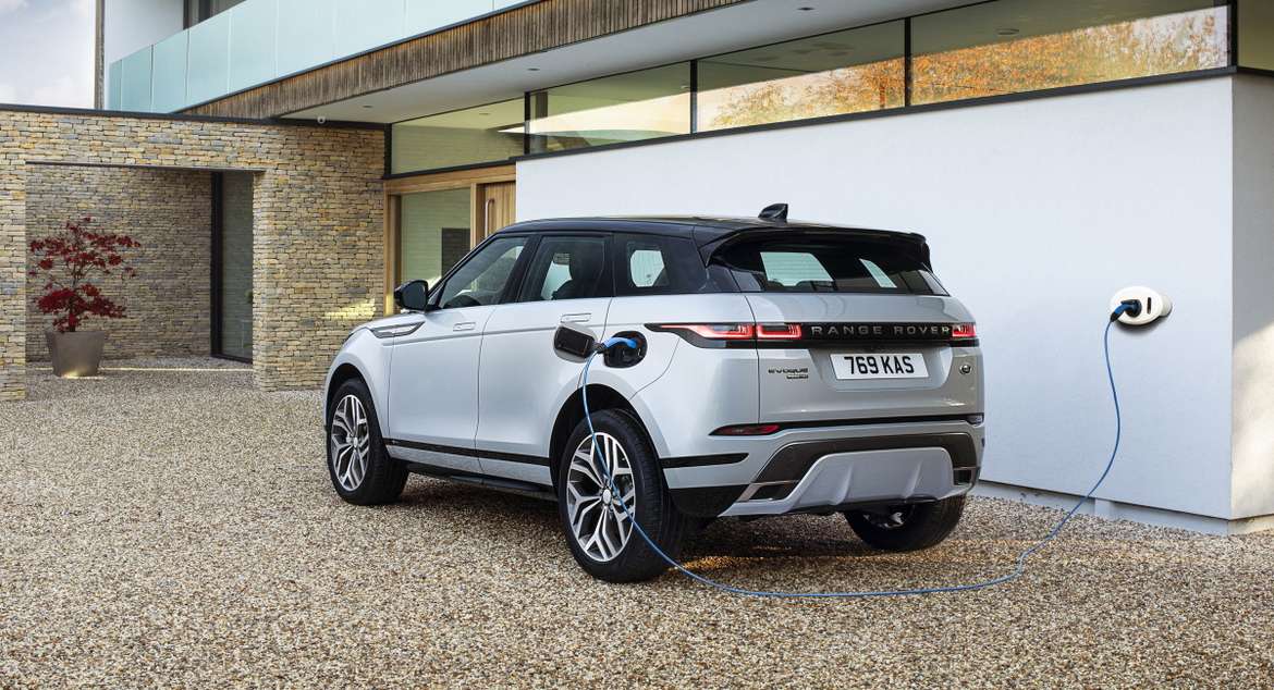 Land Rover Discovery Sport и Range Rover Evoque получили новую гибридную версию