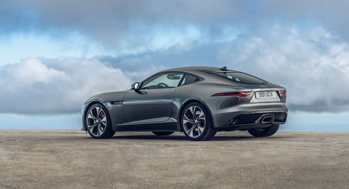 Обновленный Jaguar F-Type доехал до России