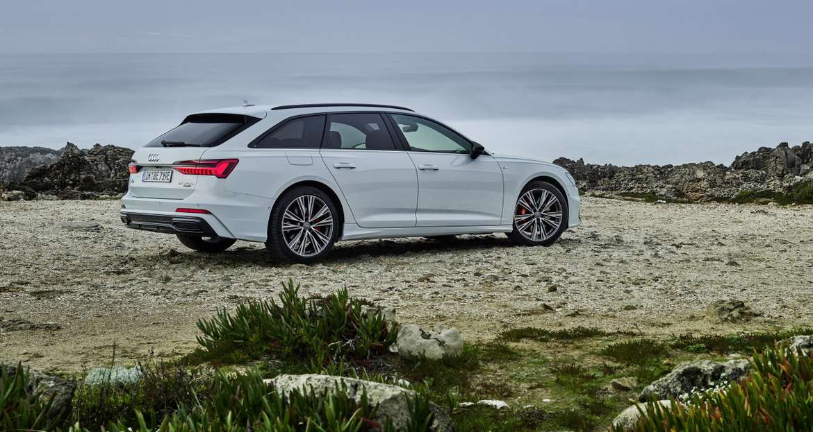 Универсал Audi A6 стал подключаемым гибридом